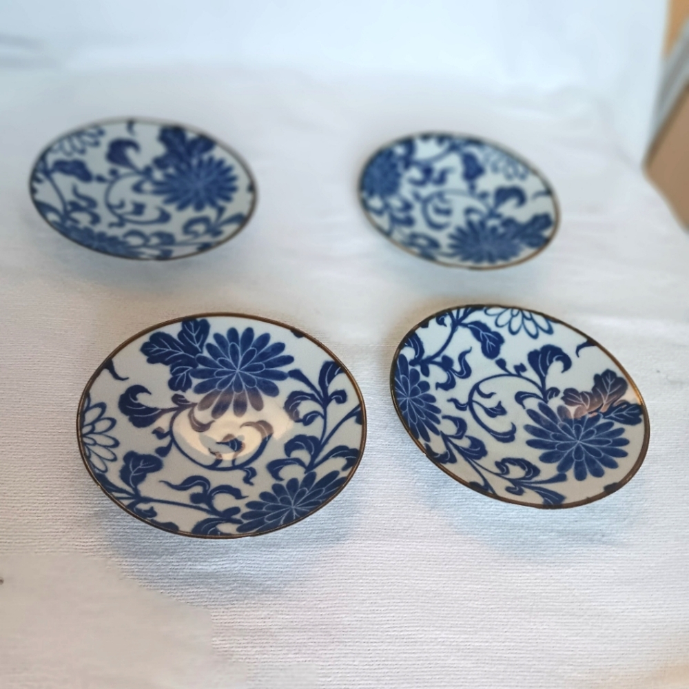 (EUC) Sakuraco Plate Set 4 small decorative dishes blue floral pattern with gold